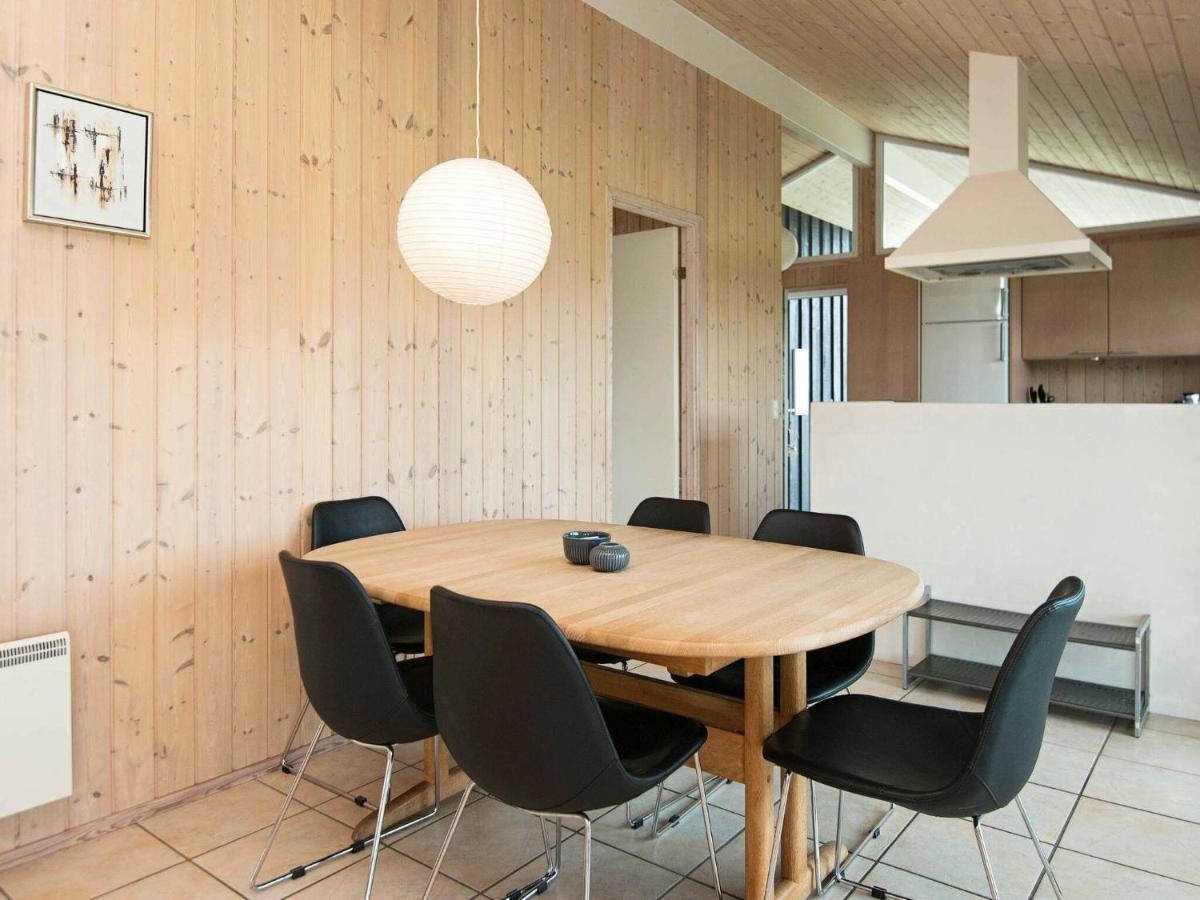 6 Person Holiday Home In Sj Lund Sjolund Kültér fotó
